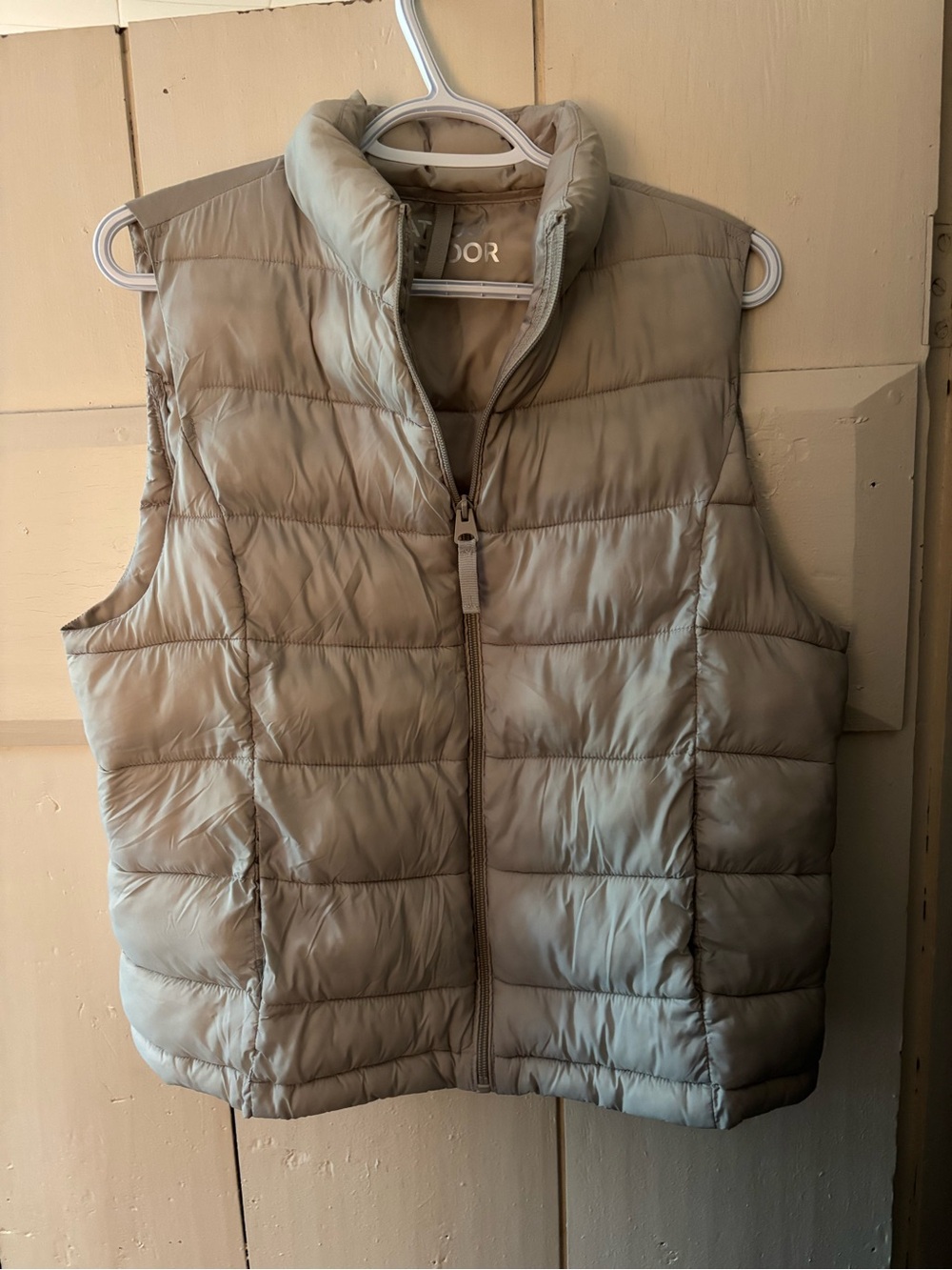 Eclipse Quilted Puffer Vest in Light Taupe | Eclipse - Tattoo Outdoors brand